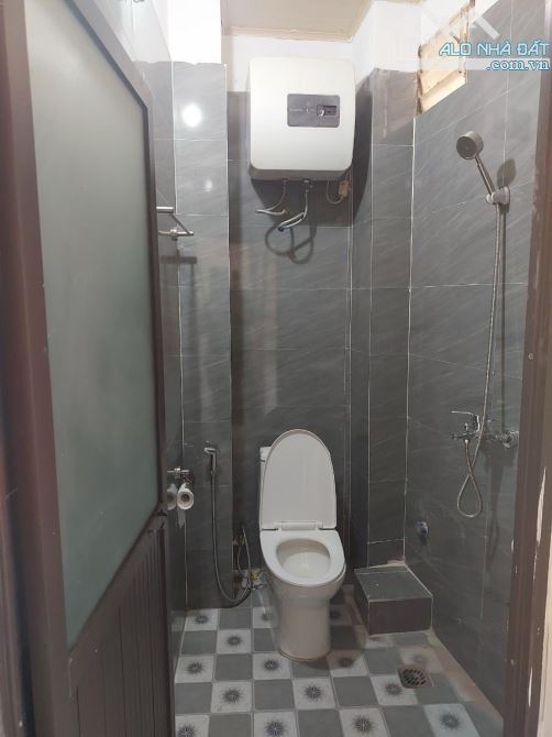 Ngon 3,8 tỷ. Nhà Tân Mai to, sổ riêng, ko QH. 4 tầng công năng, hai thoáng. - 5
