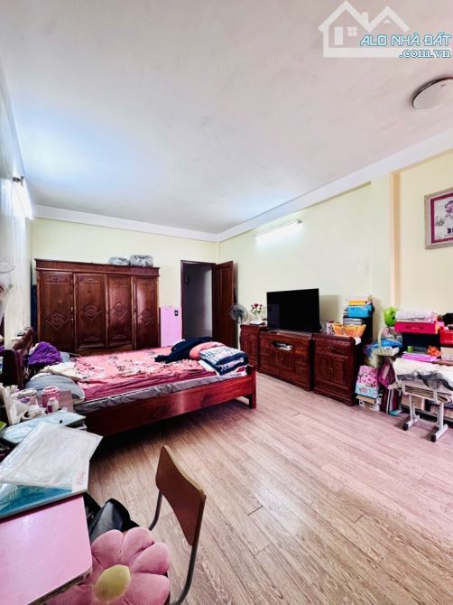 MẶT TIỀN 6M PHỐ VÍP NGUYÊN HỒNG, ĐỐNG ĐA, HIẾM NHÀ BÁN, VỈA HÈ RỘNG, 47M2 x 5T GIÁ 28 TỶ - 5