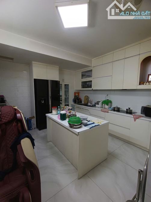 Quân 6, sau MT Hậu Giang, Nhà mới đẹp 5 tầng.6PN, 68m2,giá rẻ - 5