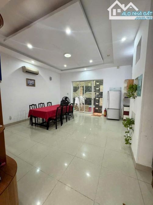 CẦN BÁN GẤP BIỆT THỰ PHƯỜNG 2 VŨNG TÀU GIÁ CHỈ 21 TỶ 500 (SỔ HỒNG) HỒ BƠI + CÁCH BIỂN 800M - 6
