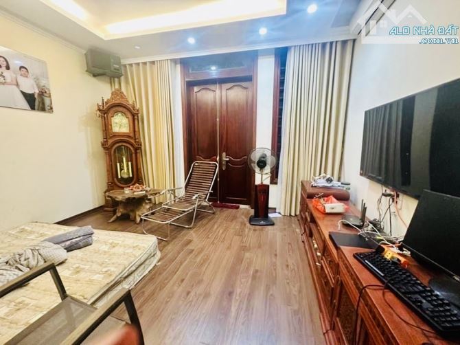 Bán Nhà 5 Tầng Dân Xây Phố Cổ Ngọc Lâm - 80m - 2 Thoáng - Thang Máy - Vị Trí Trung Tâm - 6