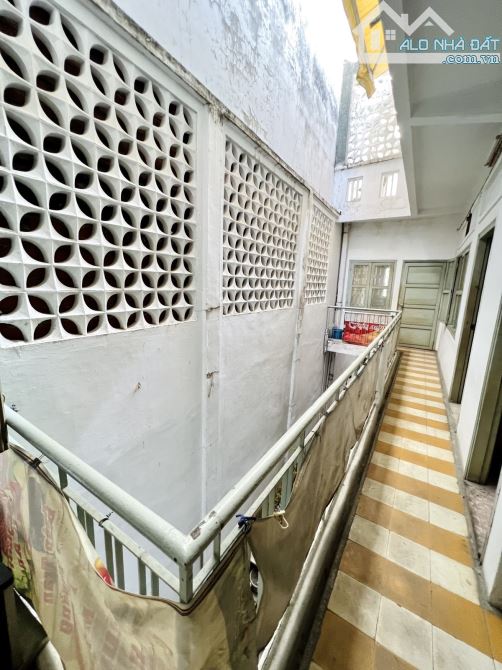 Biệt thự Tôn Thất Tùng P.PNL Q1 -130m2 ngang 6.7m 3 tầng giá 52 tỷ - 6
