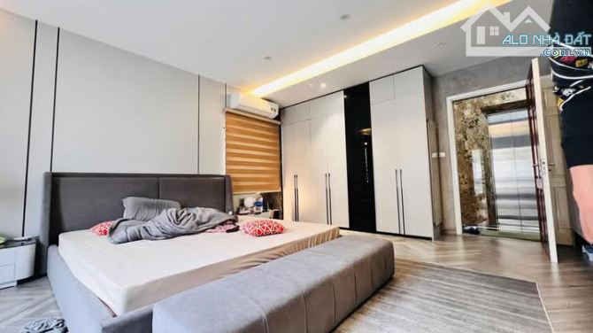 Vip! Bán nhà Nguyễn Văn Huyên, 2 ô tô tránh, KD, Thang Máy, Phân Lô Gara 7 chỗ, 50m2 7T - 7