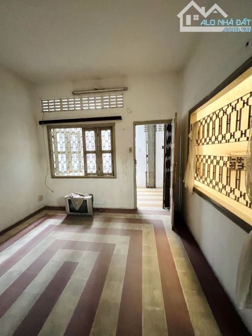 Biệt thự Tôn Thất Tùng P.PNL Q1 -130m2 ngang 6.7m 3 tầng giá 52 tỷ - 7