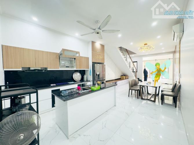Nhà đẹp gốc dân khu TĐC Đằng Hải - Tuyến 3 Lê Hồng Phong. DT 81m2 x 4T. Hướng ĐN - 8