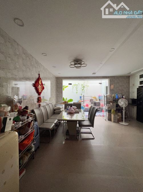 Nhà trệt, 2 lầu đường 25m Nguyễn Thị Sóc, 6x22m, giá 10.3 tỷ - 9