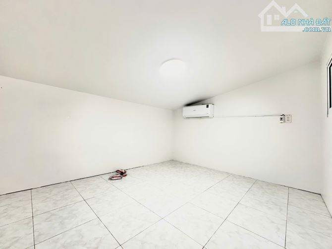 Nguyên căn full nội thất  2 mặt hẻm xe tải tiện kinh doanh đa ngành - 9