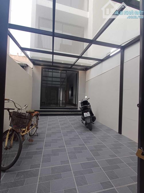 BÁN NHÀ TT LICOLA NGỌC HỒI, MỚI TINH, 5 TẦNG THANG MÁY, GARA Ô TÔ, SỔ NỞ HẬU