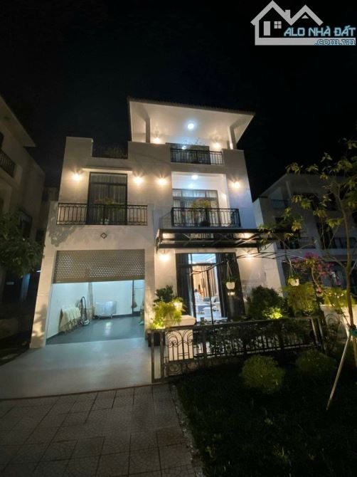 BIỆT THỰ ĐƠN LẬP  - 3 TẦNG ROYAL PARK -