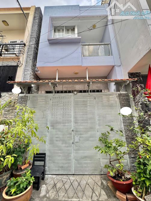 ✨ NHÀ 3 TẦNG BTCT MỚI ĐẸP, HẺM 1/ Ô TÔ ĐỖ CỬA, 42M2 (Ngang 4M x Dài 10.5M) SỔ A4 - 5,5 TỶ