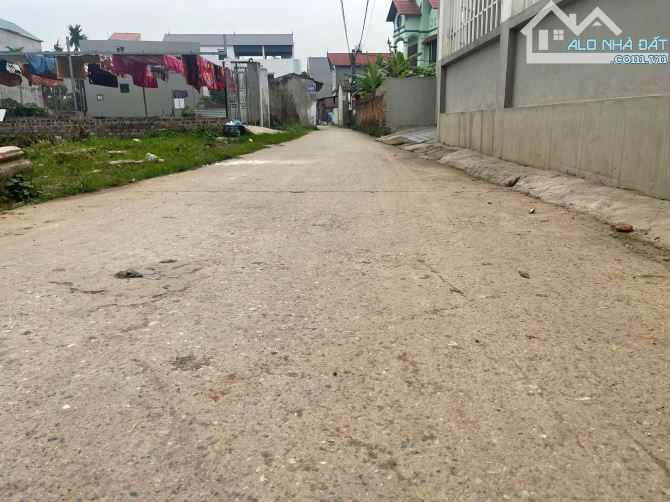 LÔ GÓC. OTO ĐỖ CỬA. MẶT TIỀN KHỦNG. TẠI QUANG MINH MÊ LINH