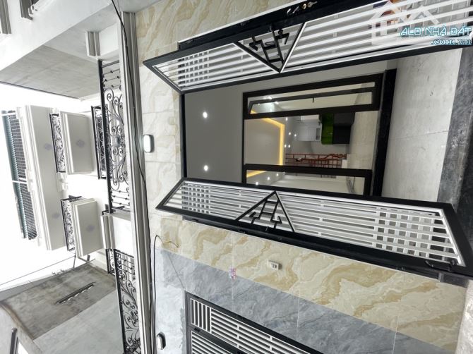 NHÀ MỚI THẠCH BÀN 34M - NGÕ NÔNG - 5 TẦNG 5,3Ty Ô TÔ ĐỖ GẦN