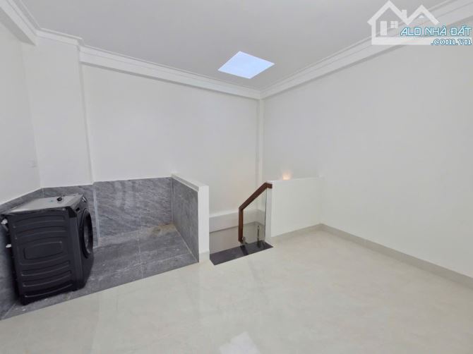 Siêu hiếm, bán nhà  Trâu Quỳ Gia Lâm, 38m*3 tầng - phân lô - vỉa hè - ô tô tránh.