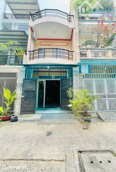 Nhà 3 tầng BTCT Gò Dầu, 55m², hẻm 6m thông, xe hơi vào nhà – giá 6.5 tỷ còn TL