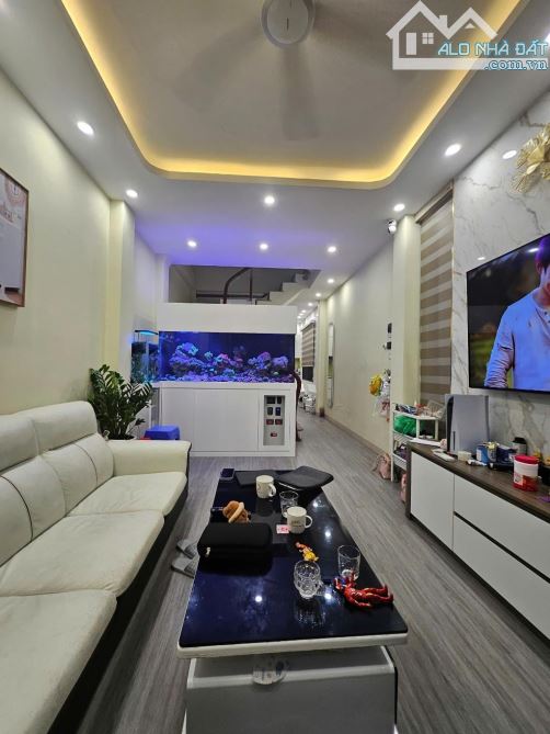 Bán nhà Phố Trịnh Đình Cửu , lô góc , ô tô đỗ gần  , dt 55m x 4Tx 9,5 Tỷ