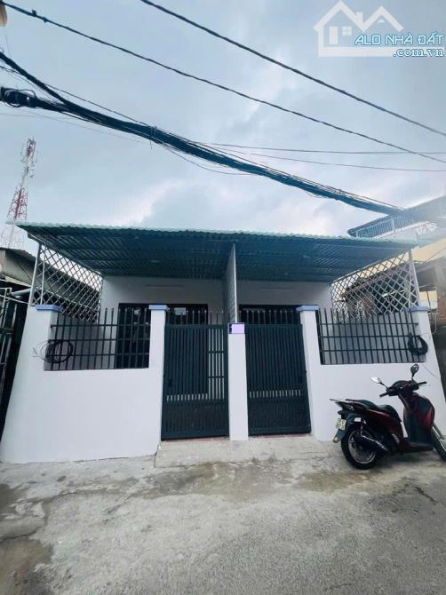 BÁN NHÀ MẶT TIỀN 176 - QUẬN 9 - 2 PHÒNG TRỌ CHO THUÊ