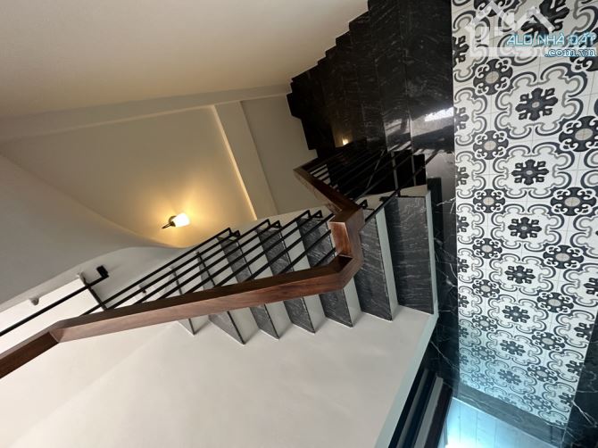 BÁN NHÀ THẠCH BÀN .Ô TÔ ĐỖ CỬA 45M.GIÁ 8.950 ( Có thương lượng)
