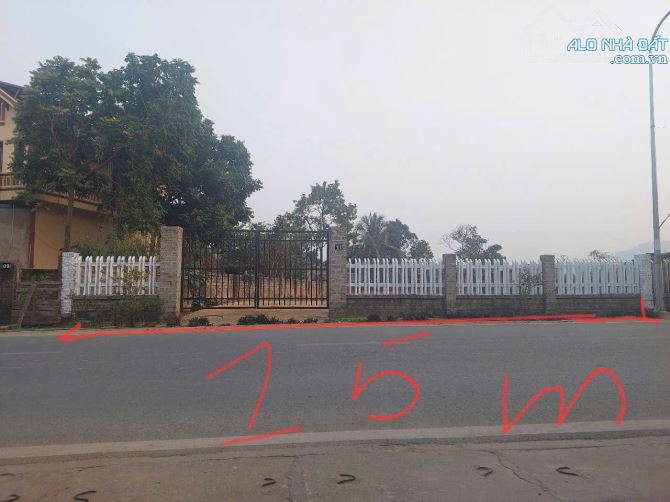 Mặt đường chính vân hòa Ba Vì Hà Nội  465m2 _ 100m2 thổ cư _ 15mặt đường