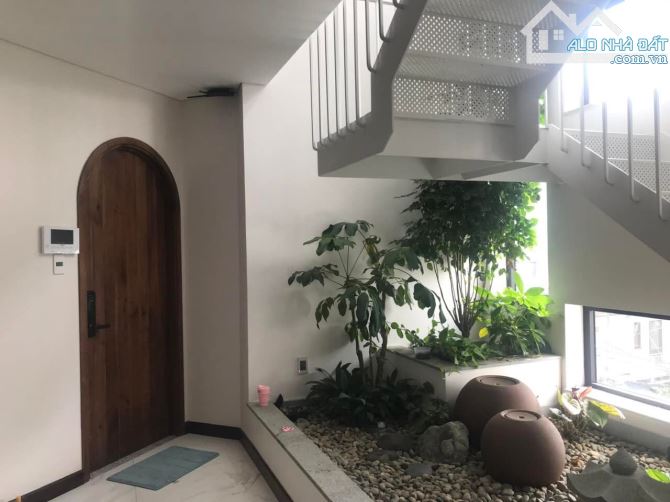 Biệt thự hẻm 12m Trần Khắc Chân 13x20m, H-5 lầu, 115 tỷ