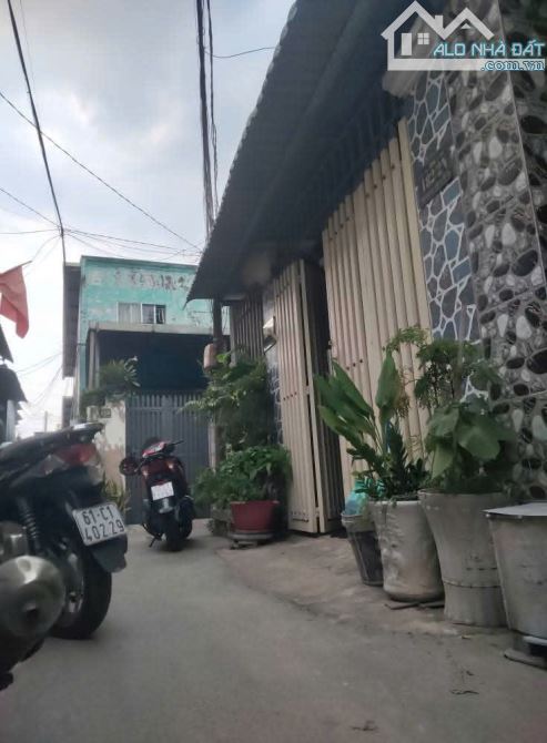 nhà em gái.nhà 1/ nguyễn ảnh thủ  hồ chí mịnh.
