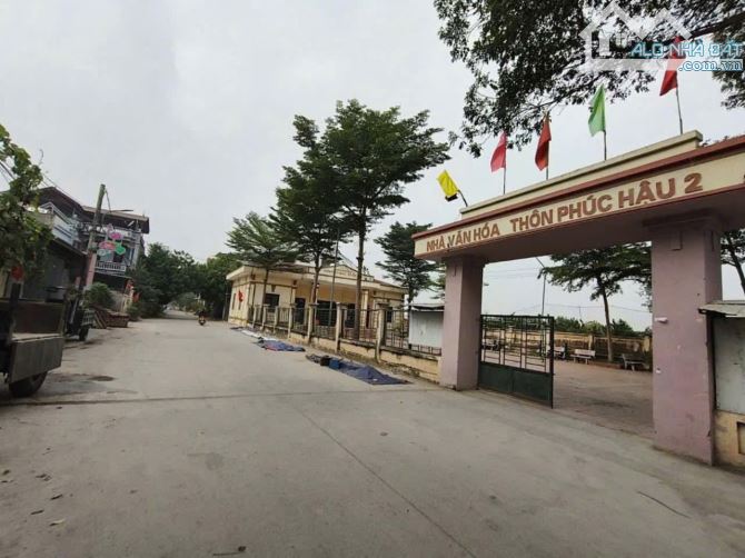 Cần bán đất Dục Tú Đông Anh, khu dân cư đông đúc, gần ngay trục chính, giá 2 tỷ 8