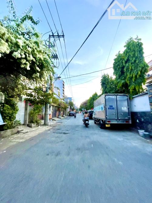 Khu phân lô đồng bộ đẹp VIP- công viên tiện ích bao phủ- Nhà đẹp an ninh tốt- đường 10m