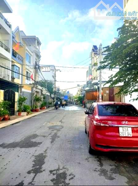 BÁN ĐẤT HIẾM LÊ ĐỨC THỌ,240M,NỞ HẬU 11M,HẺM 6M,TIỆN XÂY CHDV DÒNG TIỀN CAO, CHỈ 15.XX