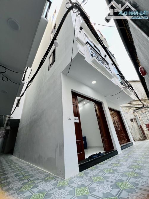 SIÊU HOT ! BÁN NHÀ GẦN XUÂN LA, NGOẠI GIAO ĐOÀN - LÔ GÓC - Ô TÔ ĐỖ - 5 TẦNG - 3,8M MT