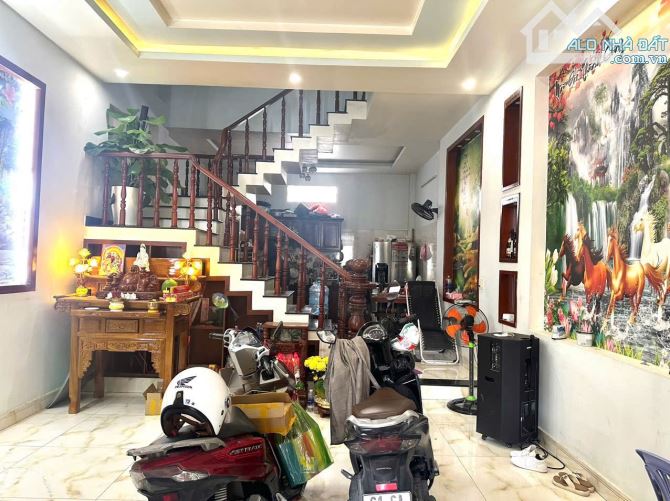 Nhà 3 tầng đông hoà dĩ sát làng đại học quốc gia