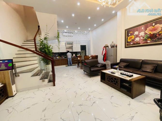 Biệt thự liền kề Xuân Phương, Nam Từ Liêm, ô tô tránh, vỉa hè rộng, KD tốt, chỉ 19 tỷ!