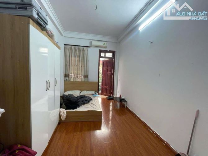 Bán nhà Trung Kính, Cầu Giấy, ô tô đỗ cửa, KD, 7 phòng cho thuê, chỉ 9.6 tỷ!