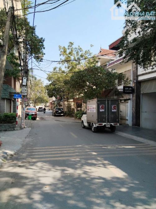 🏡 BÁN ĐẤT MẶT PHỐ BÁT KHỐI -LONG BIÊN-KINH DOANH ĐỈNH-110m² - MT 7,5m - Giá: 22 tỷ