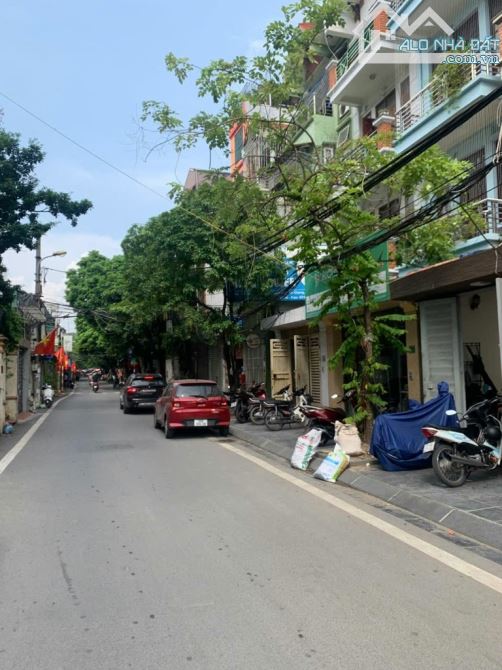 Bán nhà phân lô, vỉa hè, trước nhà ô tô tránh-KV Kim Giang-Hoàng Đạo Thành
