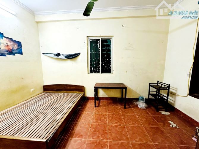 Cần bán gấp nhà phân lô phố Lê văn Hiến 45m2, 5T, lô góc, ô tô, kinh doanh