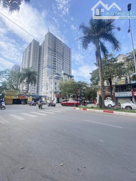 BÁN NHÀ NGUYỄN KHUYẾN_PHÂN LÔ Ô TÔ_50M NGANG 5M_CHỈ NHỈNH 10 TỶ
