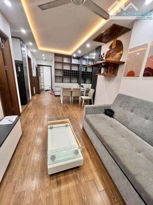 Chủ gửi bắn căn 2 ngủ 2 vệ sinh Tòa Gemek 2, DTSD 66m giá 3.5 tỷ có thương lượng