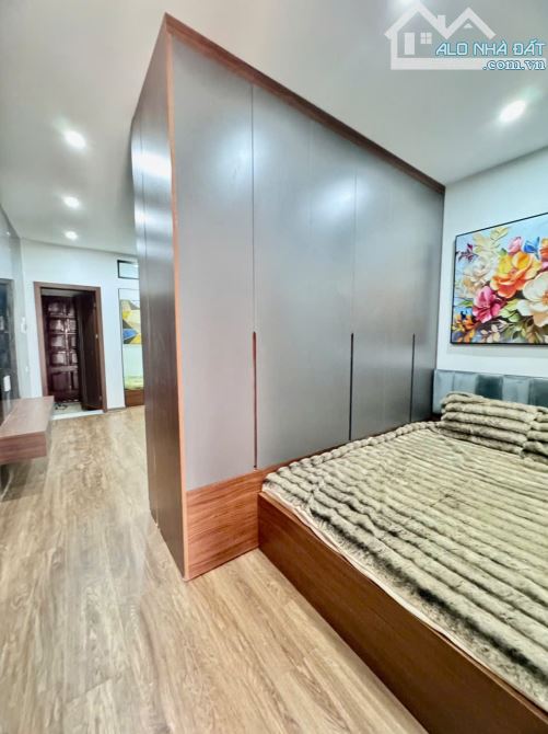 Cần bán căn hộ tập thể tầng 4, đường Phương Mai quận Đống Đa, dt 30m, mt 4m, giá 3,05 tỷ