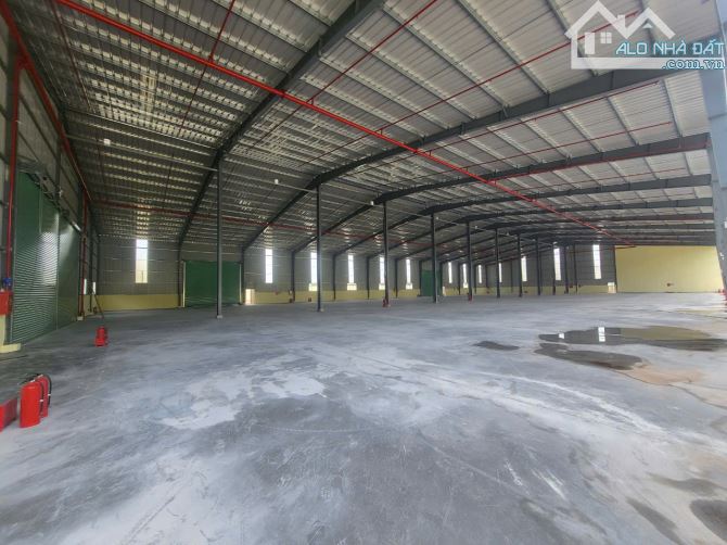 Cho thuê 2200m2 XƯỞNG Tân Uyên Gía :140 triệu/tháng ,PCCC tự động nghiệm thu ,Đường  cont