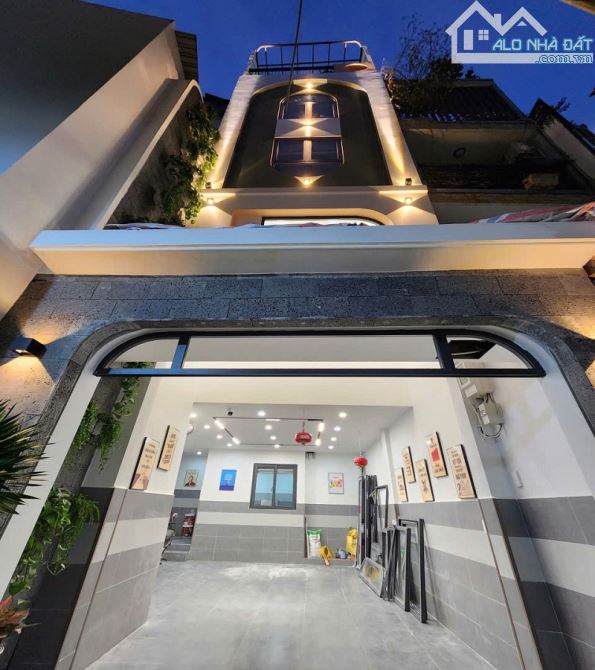 Bán CHDV đường Sư Vạn Hạnh, P10, Q10, 74m2, 6 tầng, nở hậu, mới toanh, dòng tiền 7%