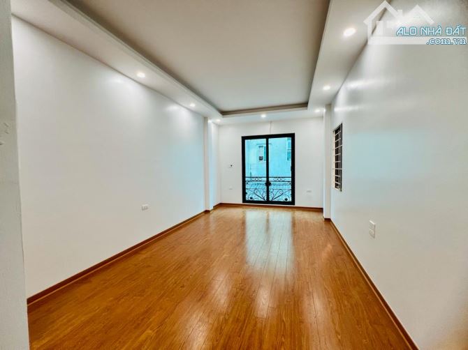 SIÊU HOT ! BÁN NHÀ GẦN XUÂN LA, NGOẠI GIAO ĐOÀN - LÔ GÓC - Ô TÔ ĐỖ - 5 TẦNG - 3,8M MT - 10
