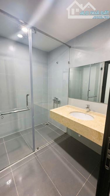 BÁN TOÀ VĂN PHÒNG MẶT PHỐ TÔ VĨNH DIỆN 125m2 x 8T THANG MÁY - MT 6m - 72 TỶ - VỈA HÈ -KD - 10