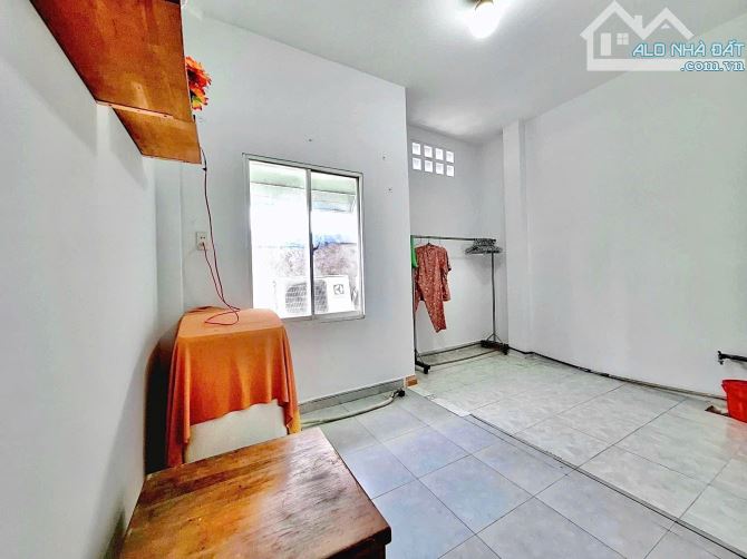 ✨ NHÀ 3 TẦNG BTCT MỚI ĐẸP, HẺM 1/ Ô TÔ ĐỖ CỬA, 42M2 (Ngang 4M x Dài 10.5M) SỔ A4 - 5,5 TỶ - 11