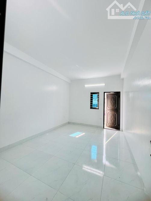 SIÊU HOT ! BÁN NHÀ GẦN XUÂN LA, NGOẠI GIAO ĐOÀN - LÔ GÓC - Ô TÔ ĐỖ - 5 TẦNG - 3,8M MT - 11