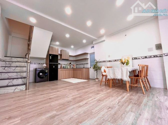 TRẦN XUÂN SOẠN - TÂN HƯNG - Q7- DTSD 90M- 3 LẦU- 4PN - 1