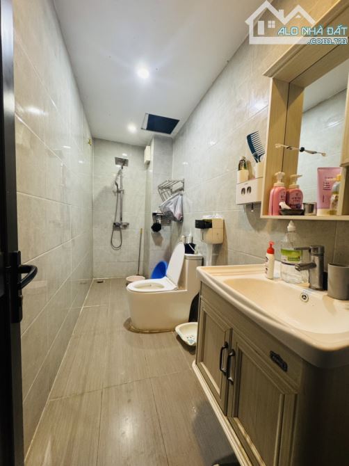 BÁN NHÀ ĐÔNG NGẠC. PHÂN LÔ Ô TÔ ĐỖ CỬA VÀO NHÀ. - 1