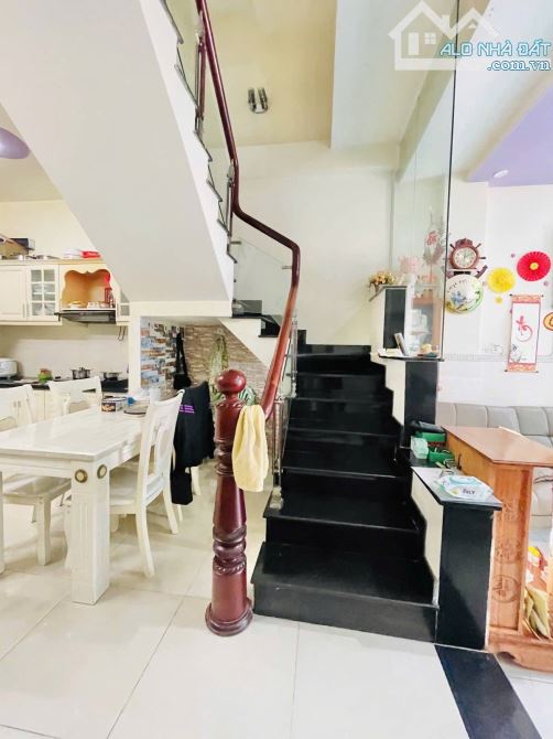 Nhà 3 tầng BTCT Gò Dầu, 55m², hẻm 6m thông, xe hơi vào nhà – giá 6.5 tỷ còn TL - 1