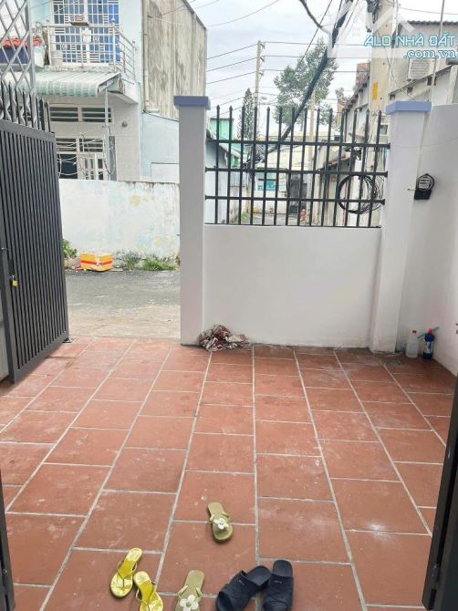 BÁN NHÀ MẶT TIỀN 176 - QUẬN 9 - 2 PHÒNG TRỌ CHO THUÊ - 1