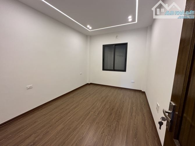 BÁN NHÀ THẠCH BÀN .Ô TÔ ĐỖ CỬA 45M.GIÁ 8.950 ( Có thương lượng) - 1
