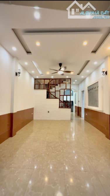 BÁN NHÀ LÔ GÓC- NGỌC THUỴ, LONG BIÊN- 4 THOÁNG,Ô TÔ ĐỖ CỬA-50M2-PHÁP LÝ CHUẨN- CHẴN 8 tỷ - 1