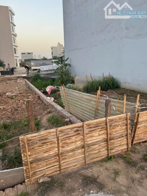 B.Á.N ĐẤT DỊCH VỤ TÂN TÂY ĐÔ,  Ô TÔ TRÁNH , SÁT ĐƯỜNG HOÀNG QUỐC VIỆT 80M, 10 TỶ - 1
